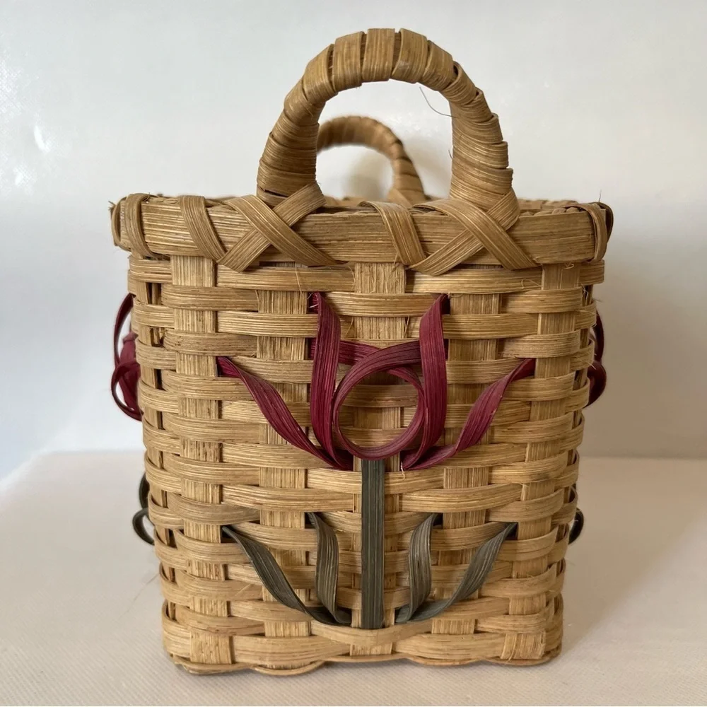 Cute Vintage Curl Splint Basket Red Flower